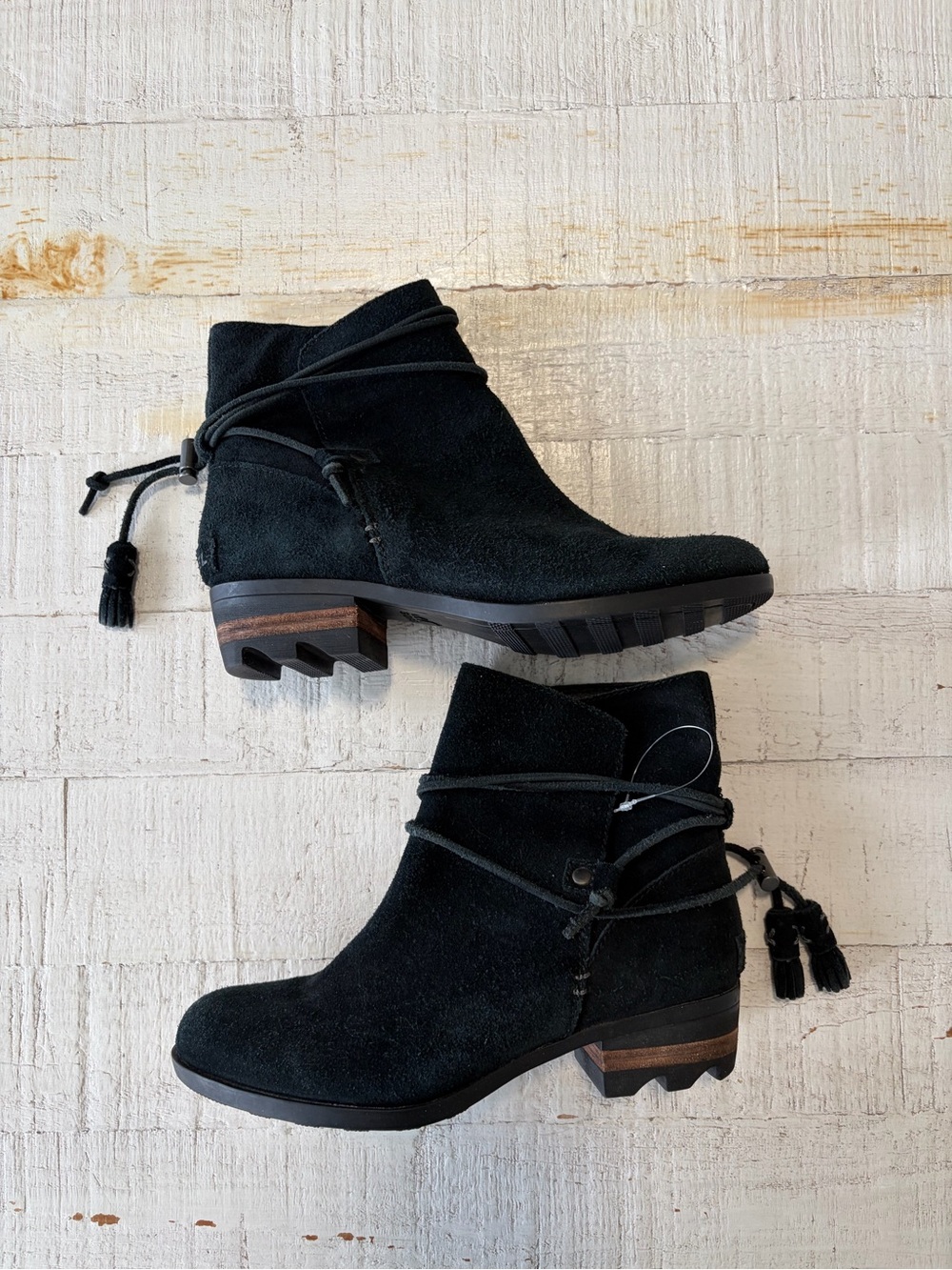 Sorel Farah Short Waterproof Ankle Boots size 7 Black Suede Tassel Booties
